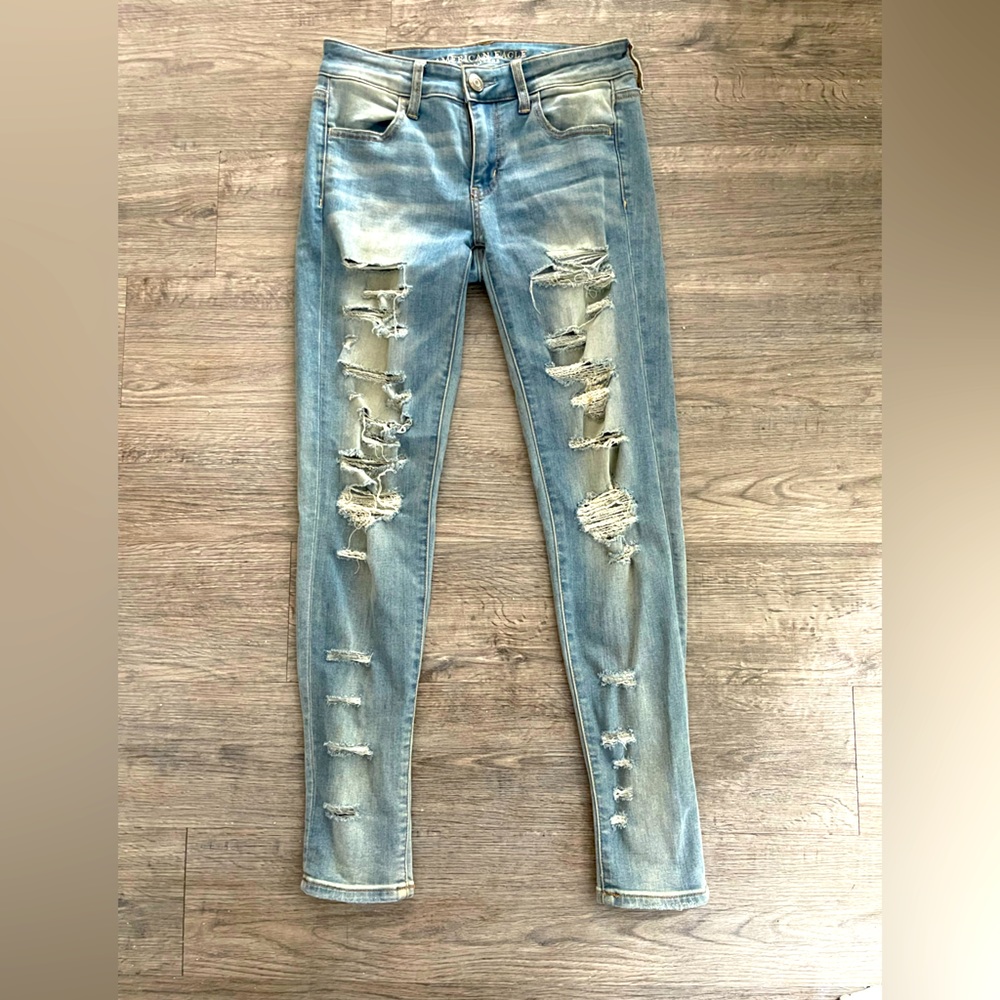 American Eagle super stretch distressed jeans. Size 4